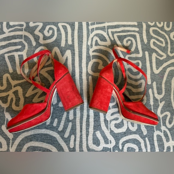 Red Remi Platforms - Picture 2 of 7